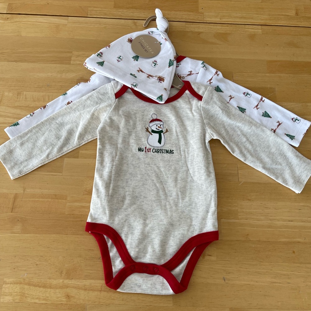 NEW! Chickpea Baby 3-piece Bodysuit Hat Set My 1st Christmas 6/9 Mos
